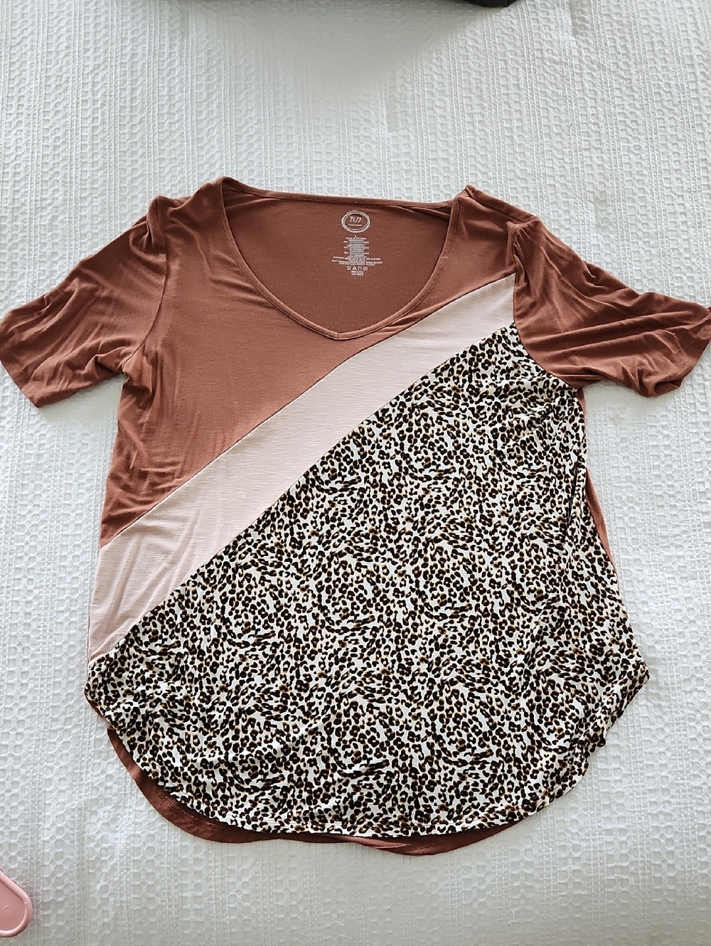 Diagonal Leopard Colorblock Short Sleeve Tee - Rust/Cream